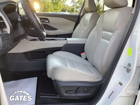 Used 2023 Nissan Rogue SL w/ SL Premium Package FWD image 16