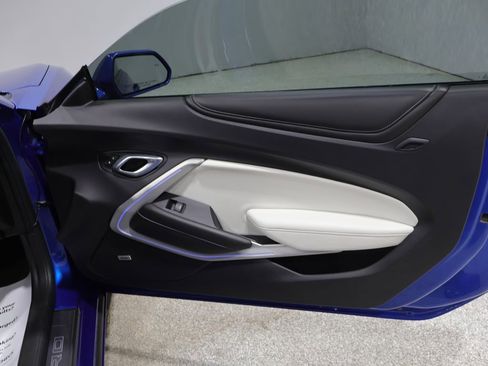 Used 2016 Chevrolet Camaro SS image 19