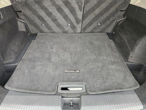 Used 2024 Nissan Rogue SV image 29