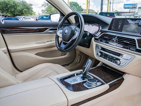 Used 2019 BMW 740i RWD image 19