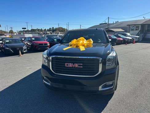 Used 2017 GMC Yukon XL SLT w/ Premium Edition image 11