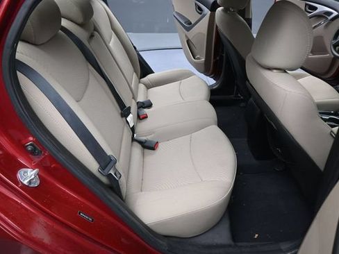 Used 2016 Hyundai Elantra SE FWD image 16