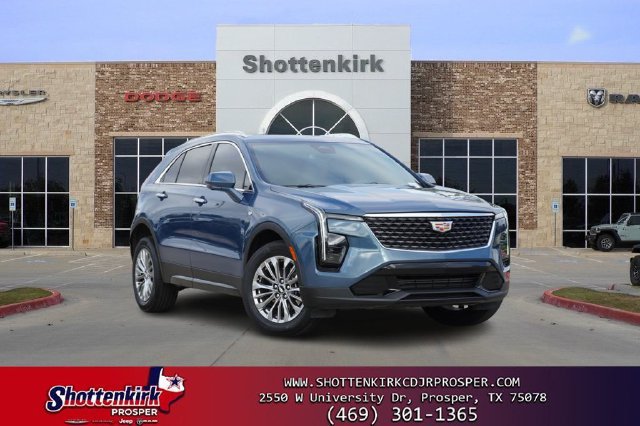 Used 2025 Cadillac XT4 Premium Luxury w/ Cold Weather Package FWD image 1