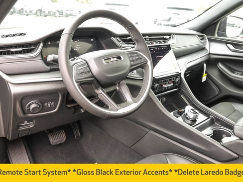 New 2025 Jeep Grand Cherokee Altitude image 4