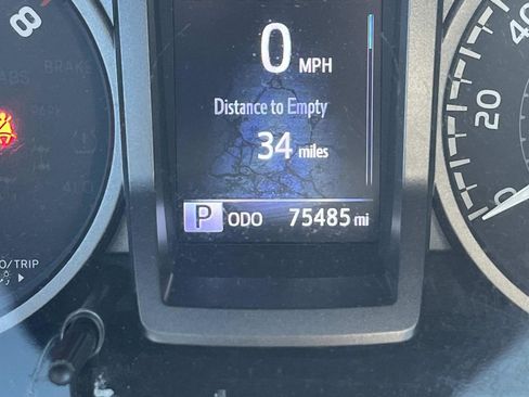 Used 2021 Toyota Tacoma TRD Off-Road w/ Technology Package image 33