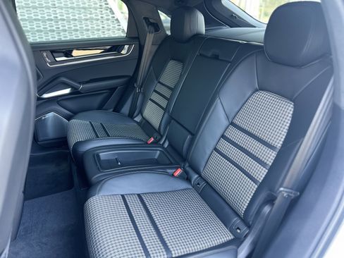 New 2025 Porsche Cayenne Turbo image 25