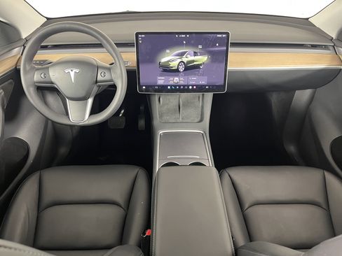 Used 2023 Tesla Model Y Long Range image 10