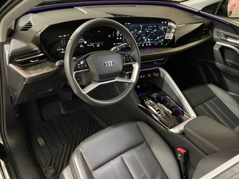 Certified 2025 Audi Q5 Premium w/ Convenience Package image 19