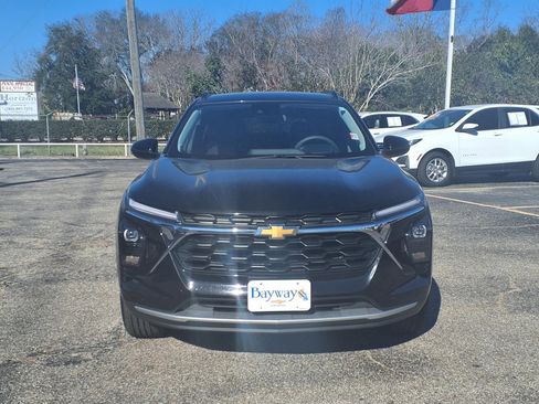 Used 2025 Chevrolet Trax LT image 19