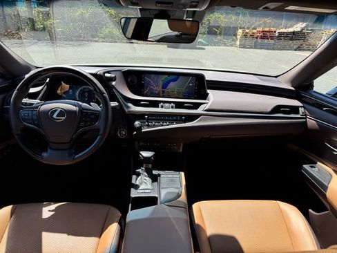 Used 2021 Lexus ES 300h w/ Premium Package FWD image 14
