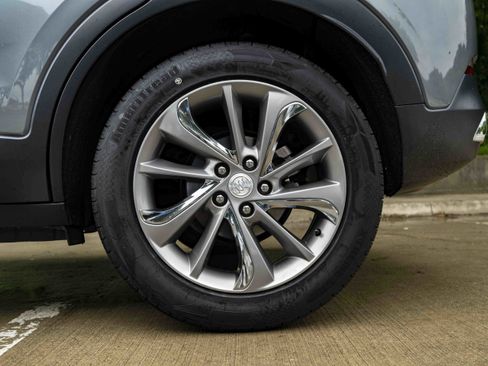 Used 2021 Buick Encore GX Essence w/ Experience Buick Package FWD image 15