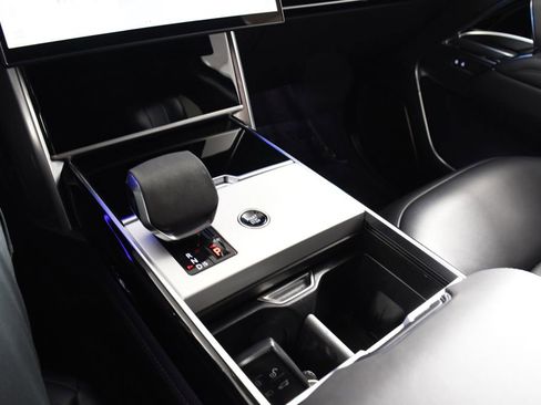 Used 2025 Land Rover Range Rover Autobiography image 31