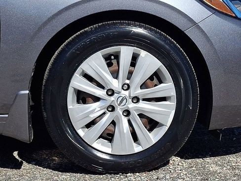 Certified 2021 Nissan Sentra S image 9