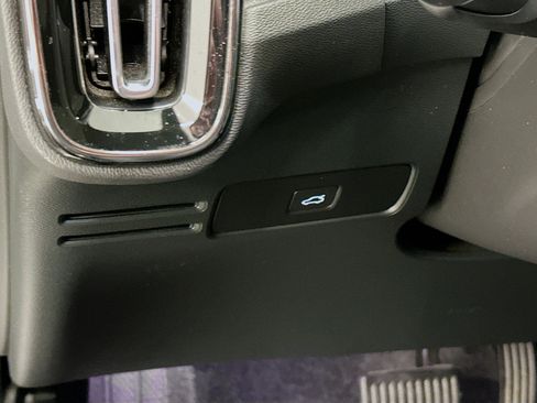 Used 2023 Volvo C40 Recharge Core w/ Protection Package Premier AWD/4WD image 17