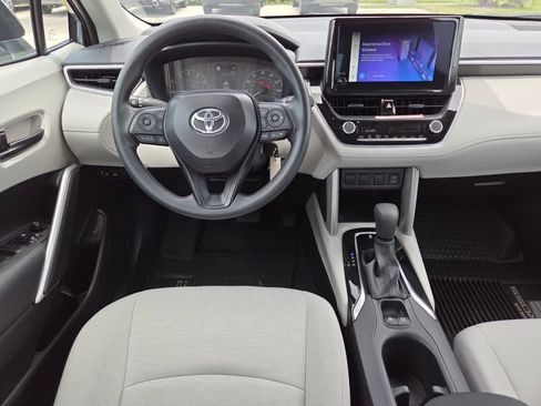 Used 2025 Toyota Corolla Cross L FWD image 26