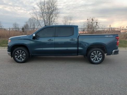 Used 2024 Chevrolet Silverado 1500 LT AWD/4WD image 6