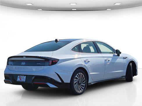 New 2025 Hyundai Sonata Limited image 5