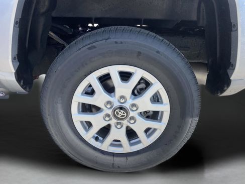 Used 2025 Toyota Tacoma TRD Sport image 32