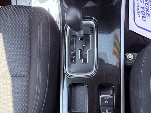 Used 2020 Mitsubishi Outlander ES FWD image 10