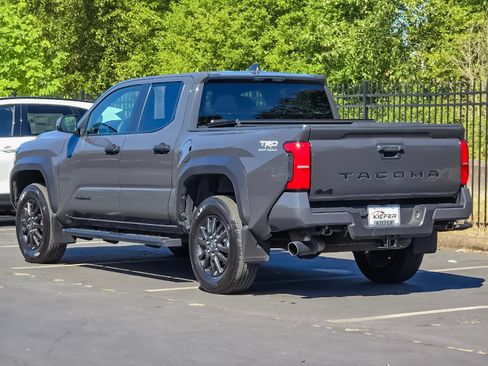 Used 2025 Toyota Tacoma TRD Off-Road AWD/4WD image 5