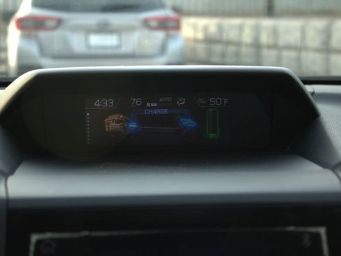 Used 2019 Subaru Crosstrek Hybrid w/ Moonroof Package w/Navigation image 19