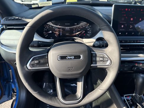 Used 2025 Jeep Compass Limited AWD/4WD image 8