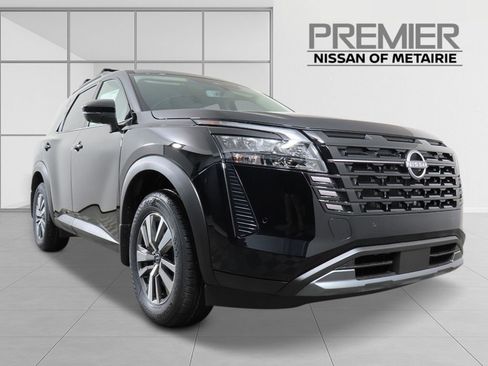 New 2026 Nissan Pathfinder SL image 7