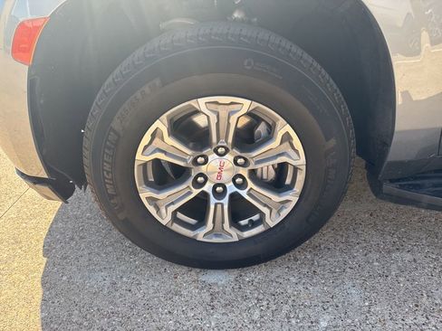 Used 2022 GMC Yukon SLE w/ Gmc Pro Safety Plus Package image 10