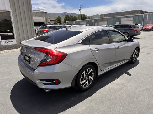 Used 2017 Honda Civic EX image 3