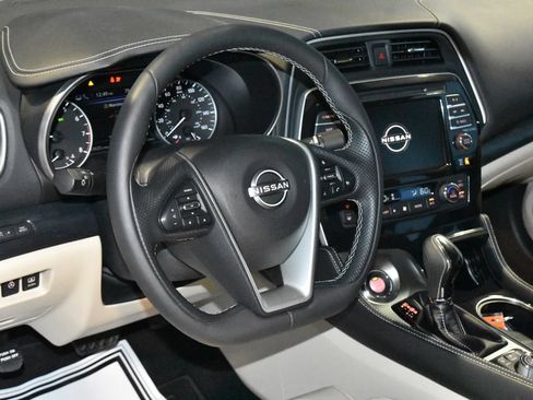 Certified 2023 Nissan Maxima Platinum w/ Sport Mat Group FWD image 2