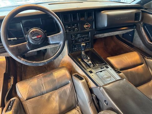 Used 1987 Chevrolet Corvette Coupe RWD image 12