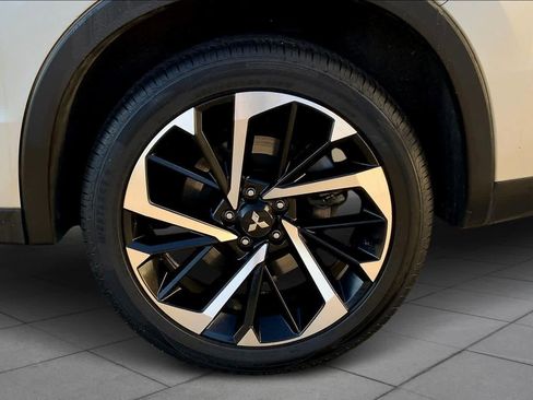 Used 2023 Mitsubishi Outlander SE image 10