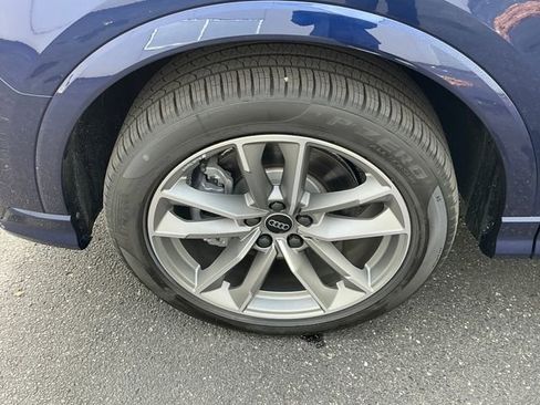 New 2025 Audi Q3 2.0T Premium image 11