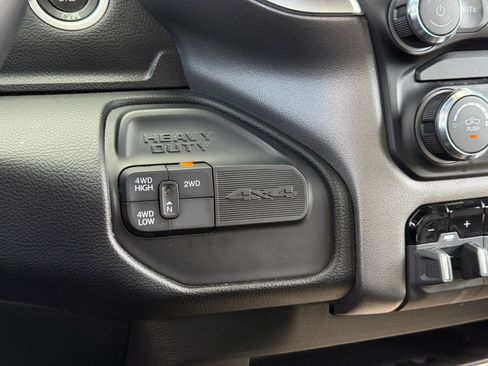 Used 2024 RAM 3500 Big Horn image 26