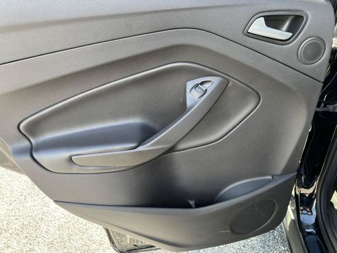 Used 2017 Ford Escape Titanium FWD image 24