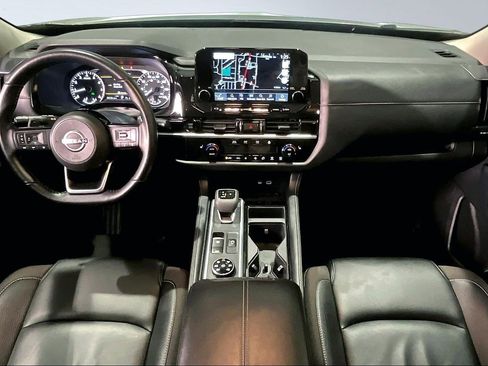 Used 2025 Nissan Pathfinder SL image 7