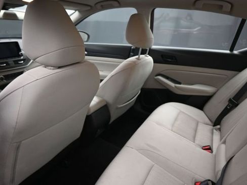 Used 2025 Nissan Altima 2.5 SV image 23