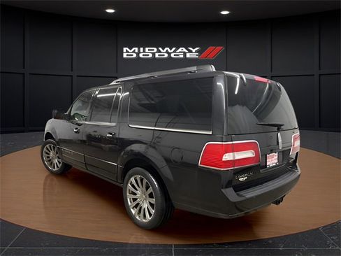 Used 2014 Lincoln Navigator L 4WD image 3
