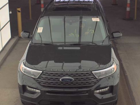 Used 2023 Ford Explorer XLT w/ Equipment Group 202A image 3