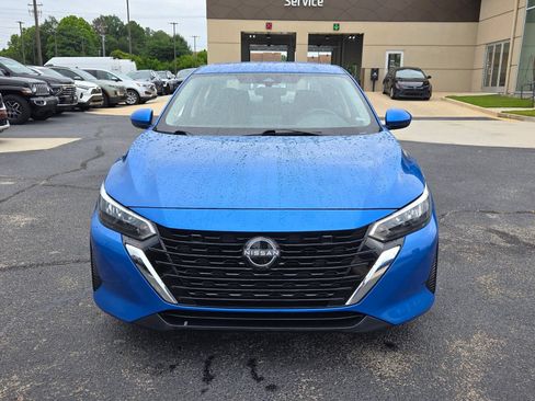 Used 2024 Nissan Sentra SV FWD image 2