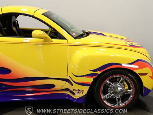 Used 2005 Chevrolet SSR w/ Preferred Equipment Group image 28