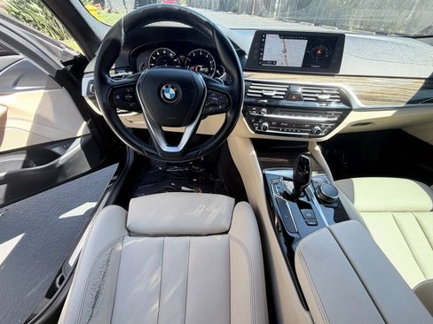 Used 2018 BMW 530i RWD image 10
