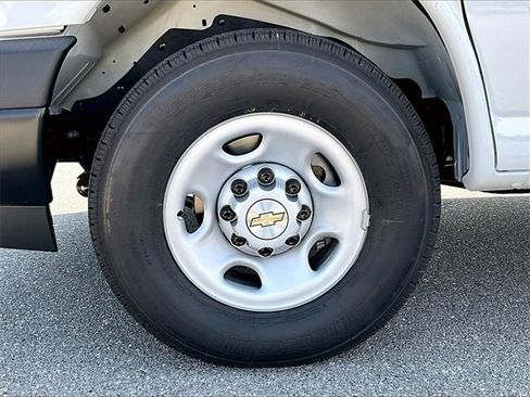 New 2025 Chevrolet Express 2500 Extended w/ Enhanced Convenience Package image 7