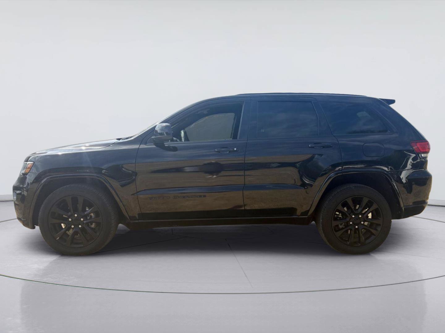 Used 2019 Jeep Grand Cherokee Altitude RWD image 8