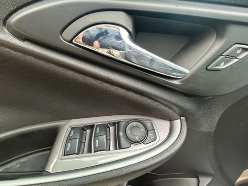 Used 2022 Chevrolet Malibu LT image 14