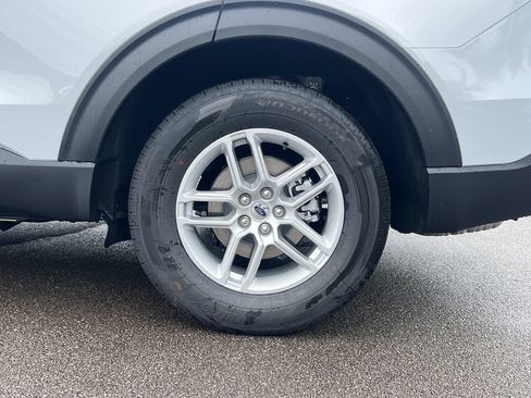 New 2026 Ford Explorer Active RWD image 25
