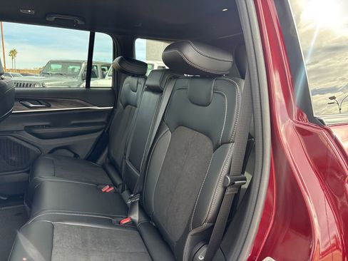 New 2026 Jeep Grand Cherokee Altitude AWD/4WD image 18
