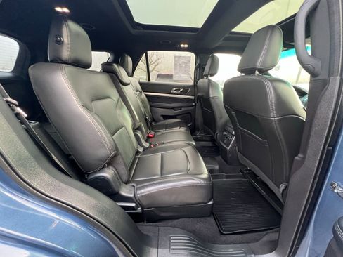 Used 2019 Ford Explorer XLT w/ Equipment Group 202A image 18