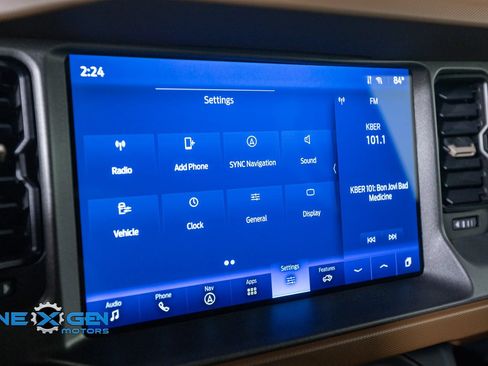 Used 2024 Ford Bronco Outer Banks AWD/4WD image 19