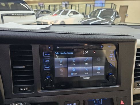 Used 2016 Toyota Sienna XLE w/ XLE Navigation Package FWD image 31